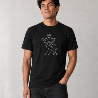 Guardián Geométrico - remera unisex, ejemplo calce Estándar